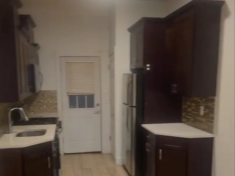 2905 Summit Ave #3 — Photo 7