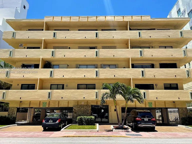 2924 Collins Ave #404 — Photo 1