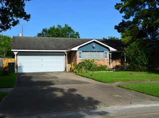 2913 Dewberry Ln, Pasadena, TX 77502