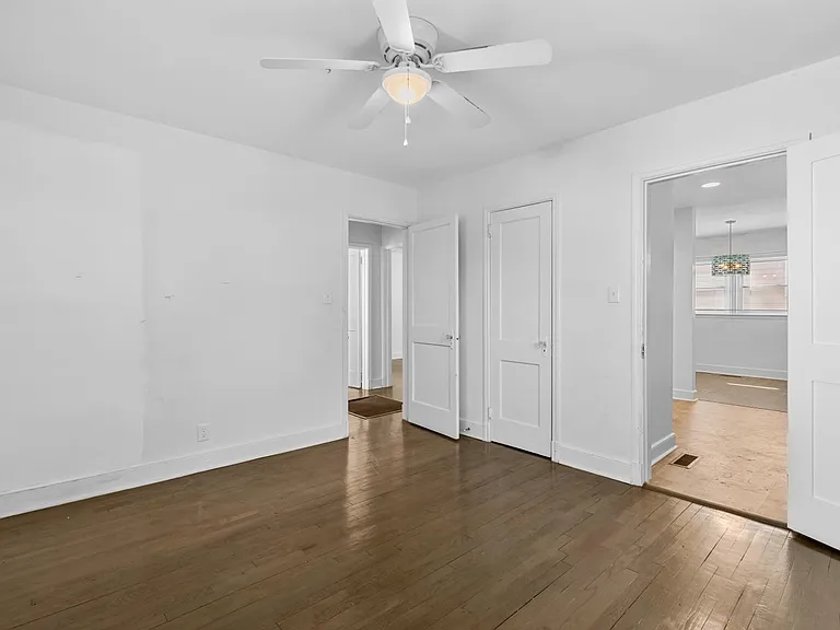1906 Marion St — Photo 12