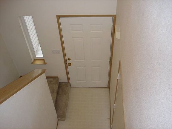 4th image of 416 S Oak Harbor St APT B3