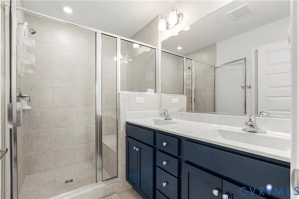 3 bed, 2.5 bath, 1850 sqft, $2,450 — Photo 2