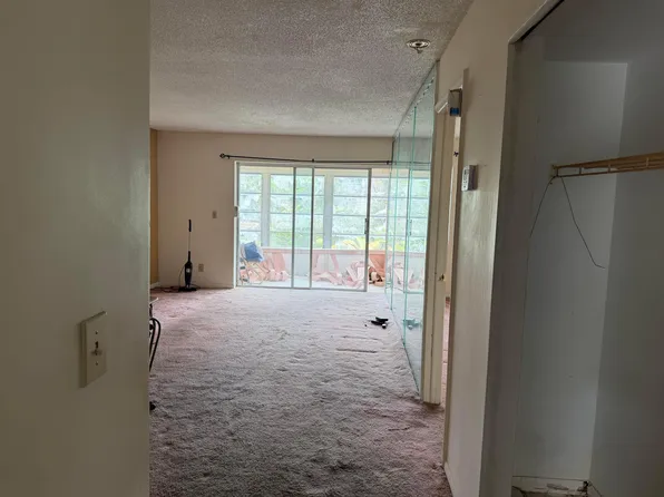 3090 NW 46th Avenue #211c, Lauderdale Lakes, FL 33313
