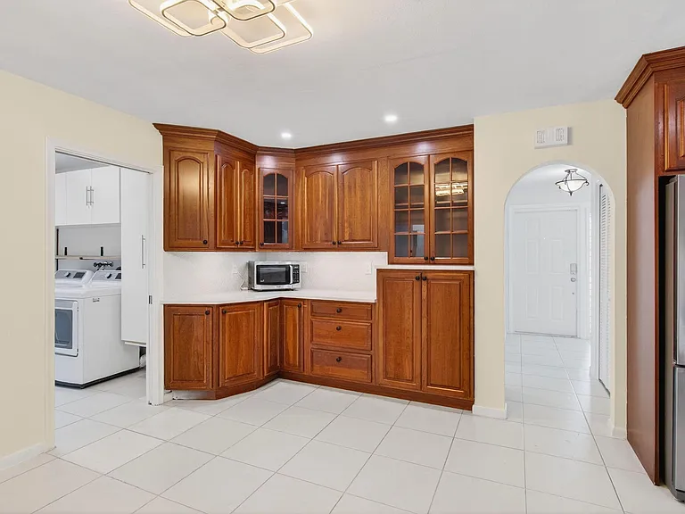699 NW 16th Ave — Photo 11