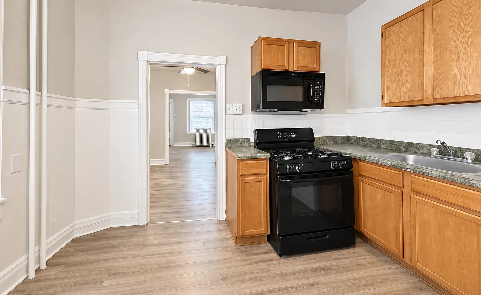 3 bed, $1,375 — Photo 2