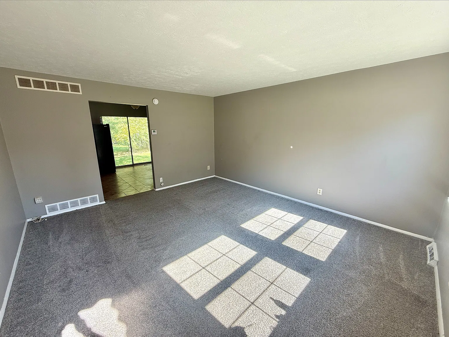 2 bed, 1008 sqft, $1,245 — Photo 3