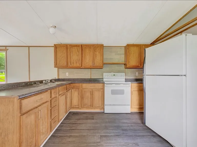 589 Keathley Rd — Photo 3