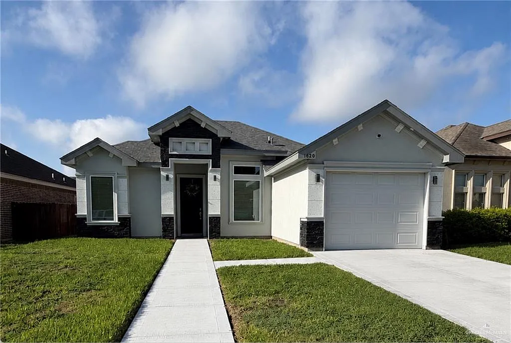 3 bed, 2.0 bath, 1422 sqft, $2,200 — Photo 1