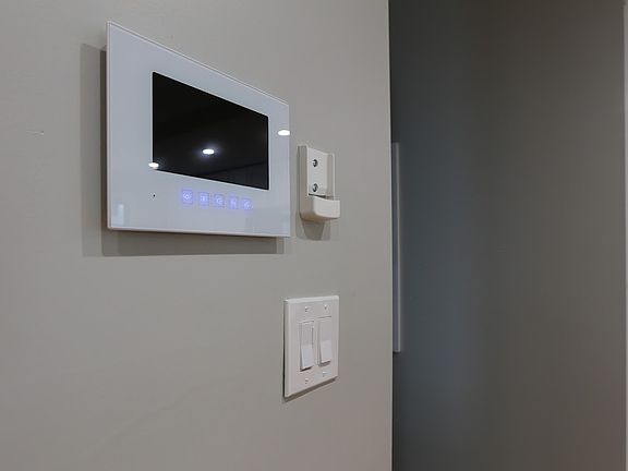 3rd image of 349 Mount Pleasant Ave #3R