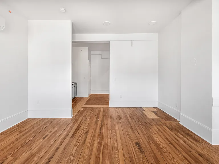 Cates Block Apartments — Photo 22