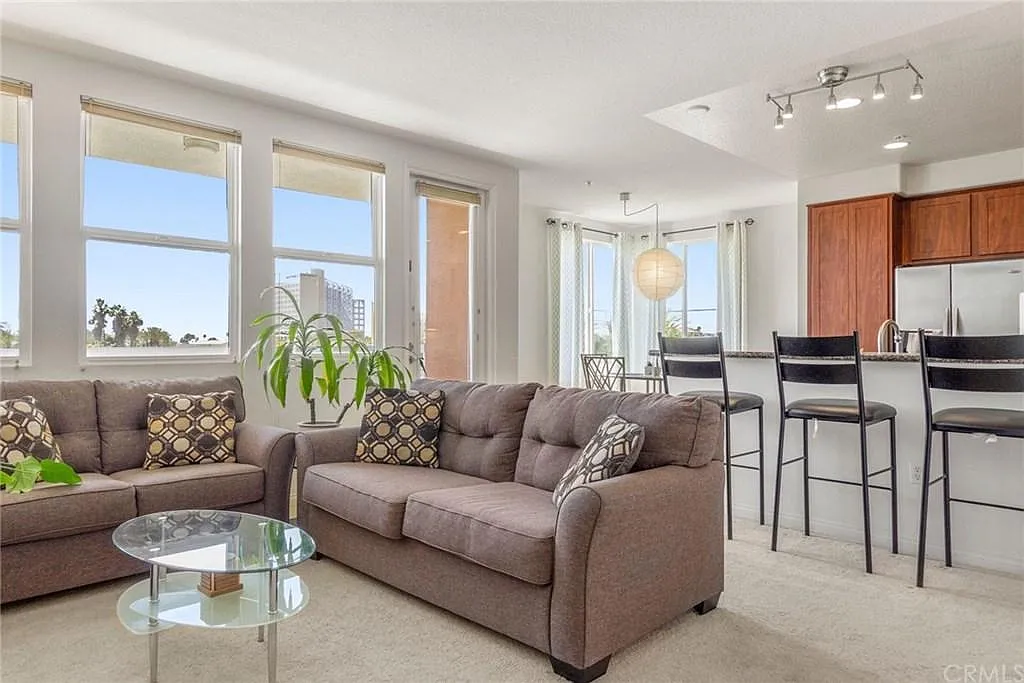 2 bed, 1209 sqft, $3,350 — Photo 2