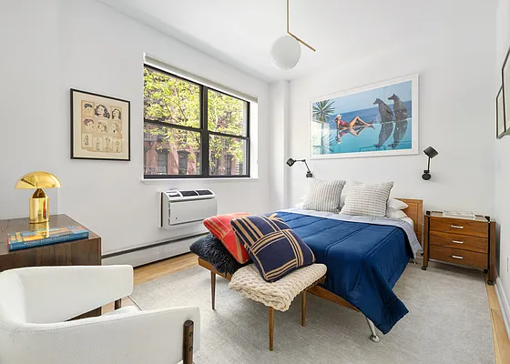 Bedroom, photo 1
