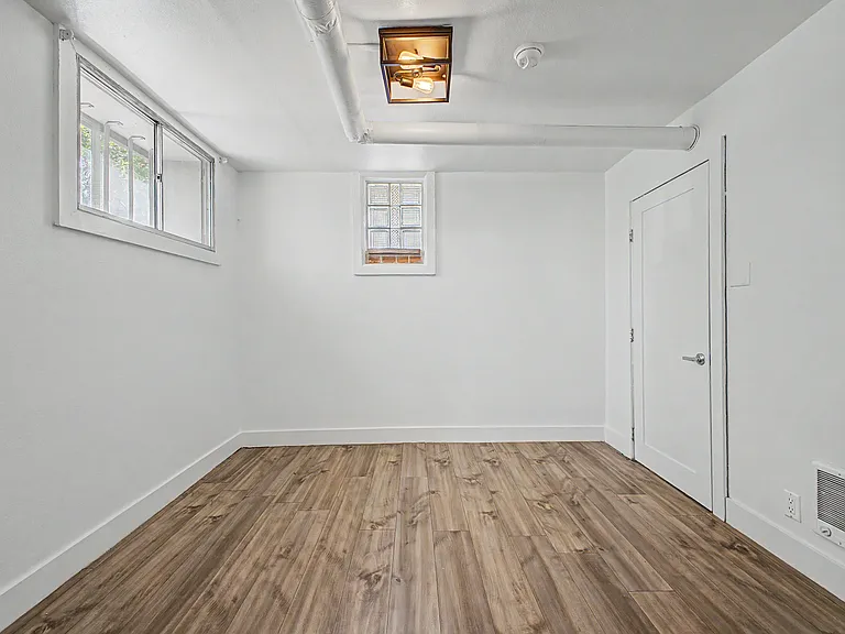 523 E 12th Ave #10 — Photo 16