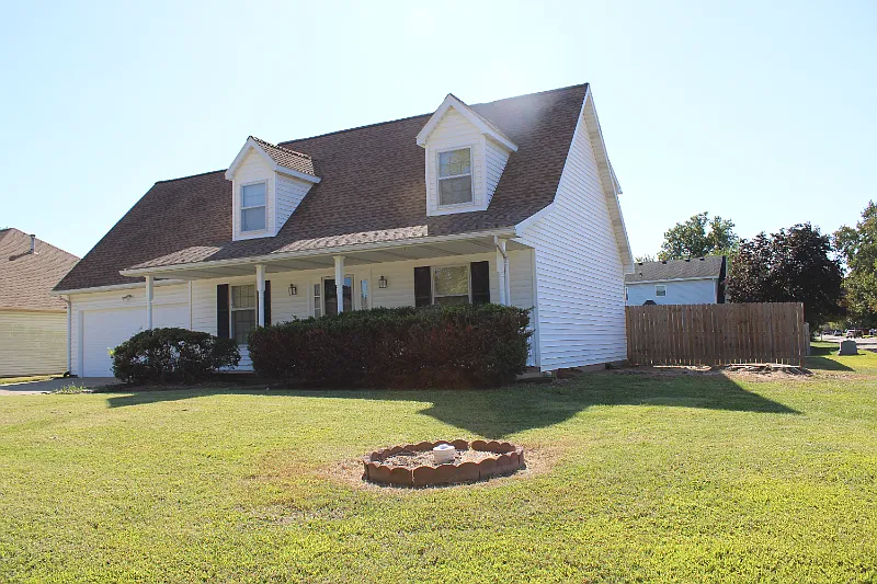 Eastside Cape Cod Style 3 Bedroom/2.5 Bath Home with 2 Living Areas, Dining Room, Deck, and Garage — Photo 1