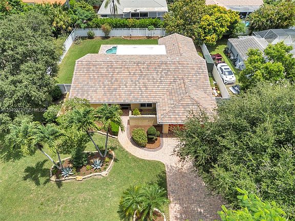 3rd image of 8177 NW 1st St