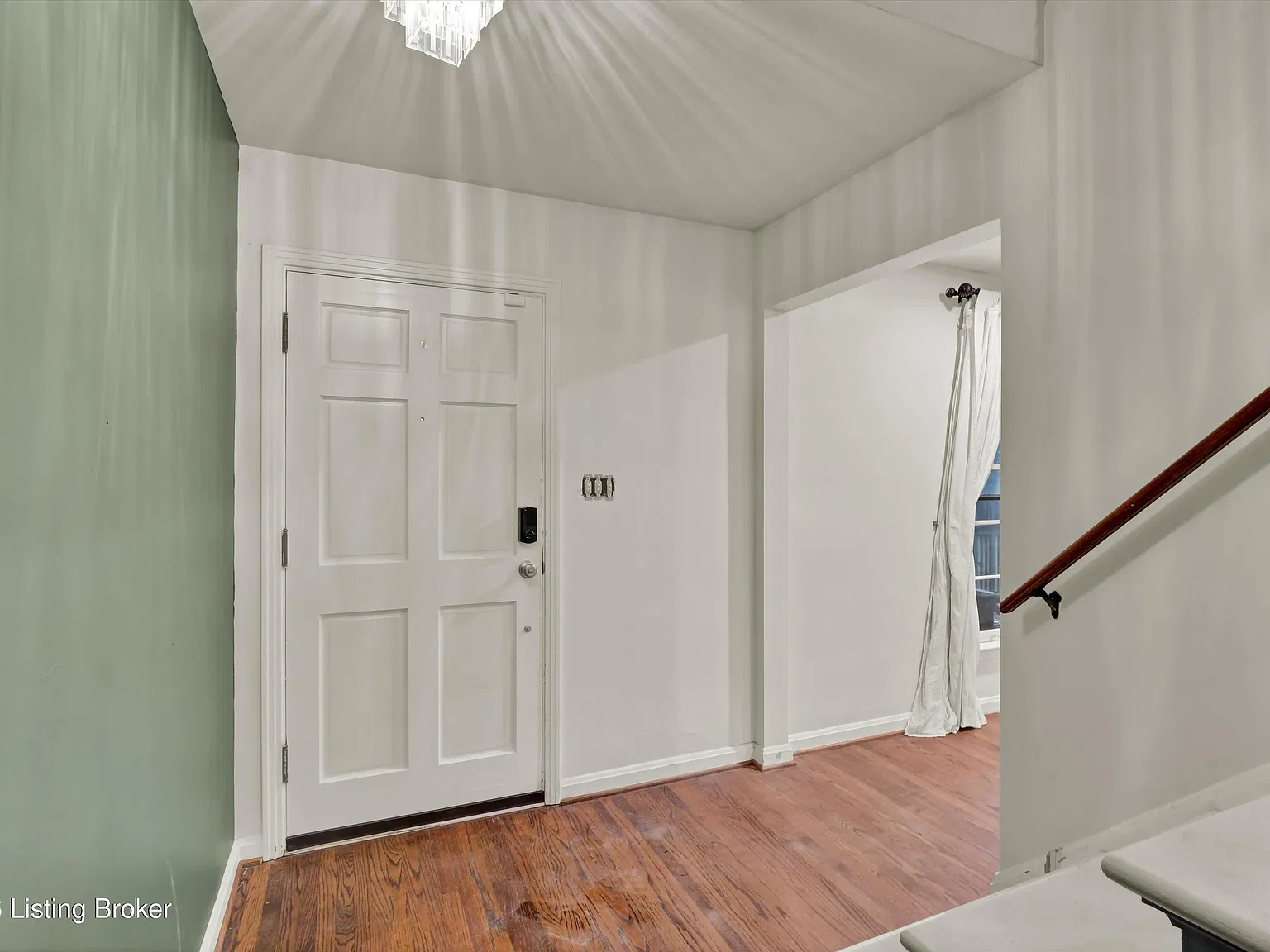 4 bed, 2.0 bath, 1877 sqft, $2,250 — Photo 2