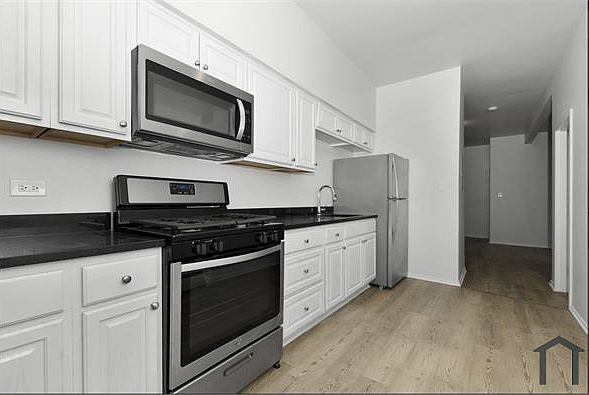 1st image of 4424 S Michigan Ave #204