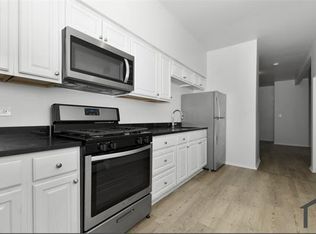 4424 S Michigan Ave #204, Chicago, IL 60653