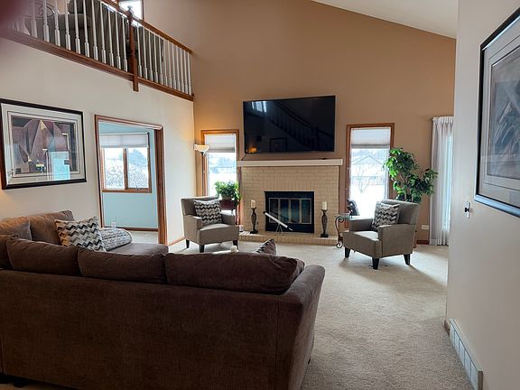 5th image of 1800 Monterey Ct
