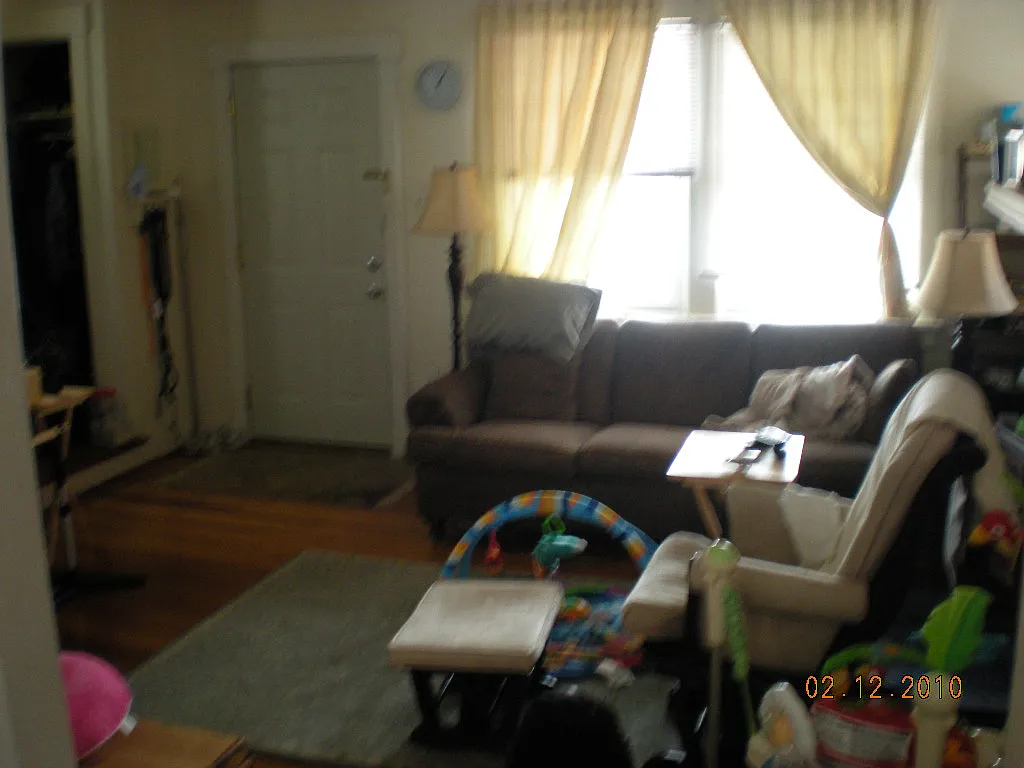 3 bed, 1200 sqft, $2,200 — Photo 2