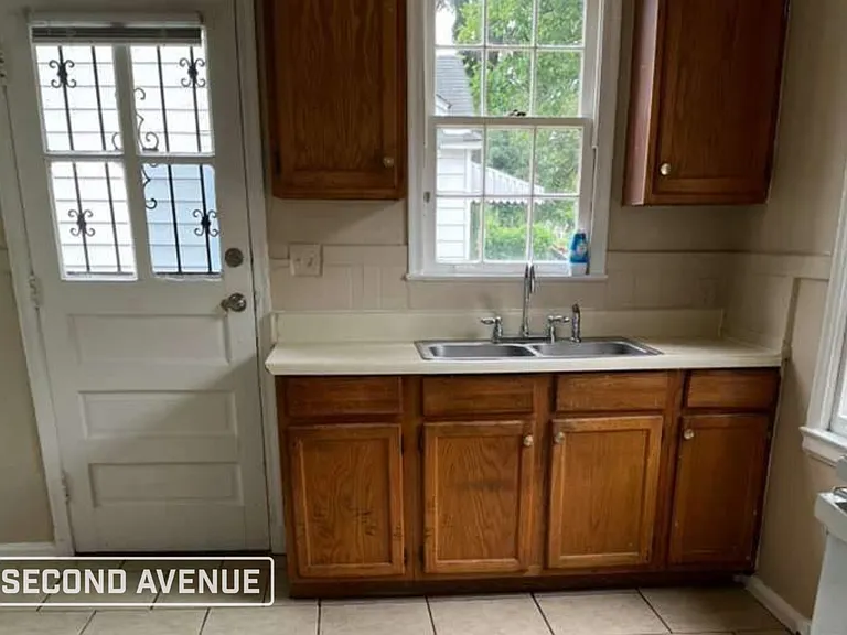 2753 Burns Ave — Photo 3