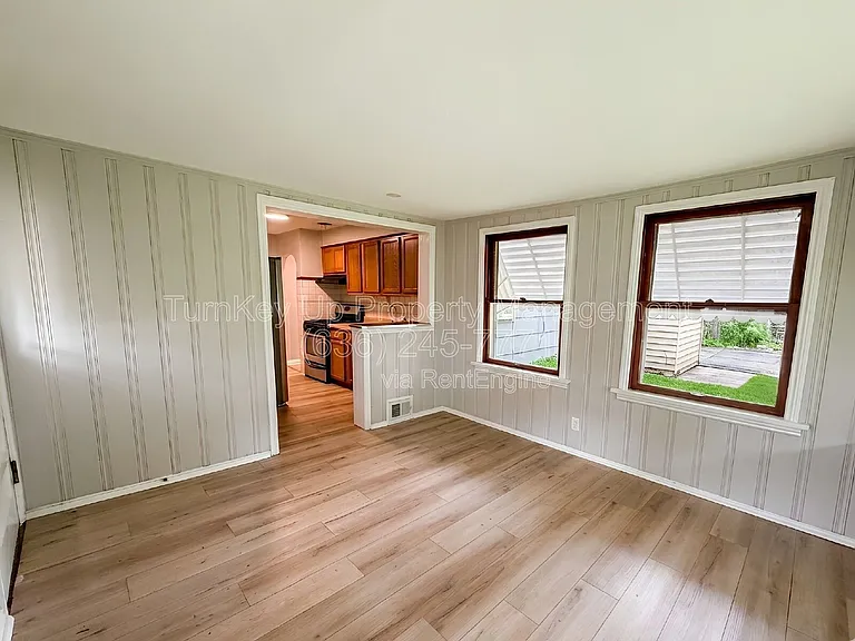 7724 Monroe Dr — Photo 6
