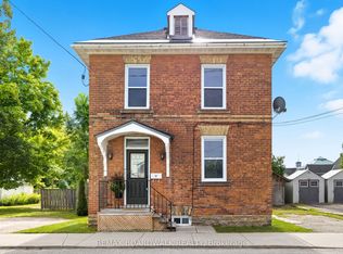 22 Isabella St, Perth, ON K7H 2W8