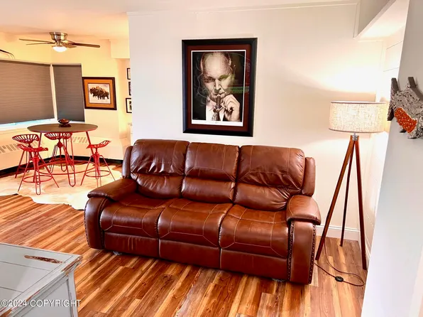 100 Kenai St #305, Valdez, AK 99686