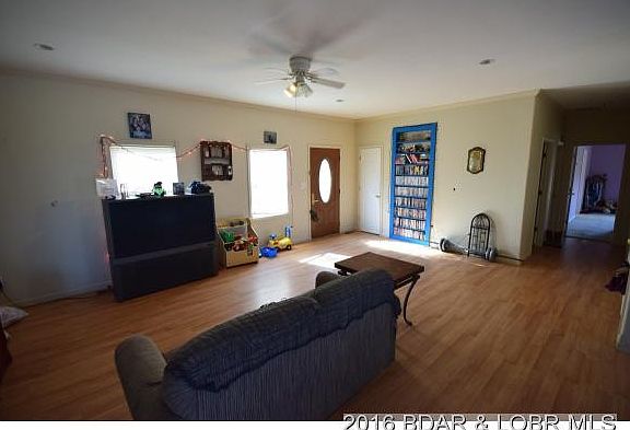 2nd image of 20 Washington Dr