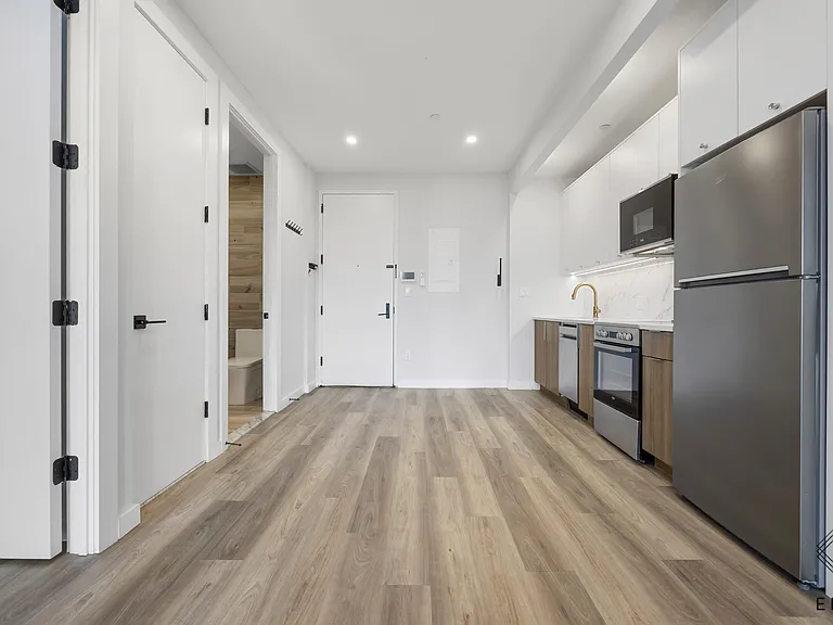 2913 Snyder Ave #6E — Photo 10