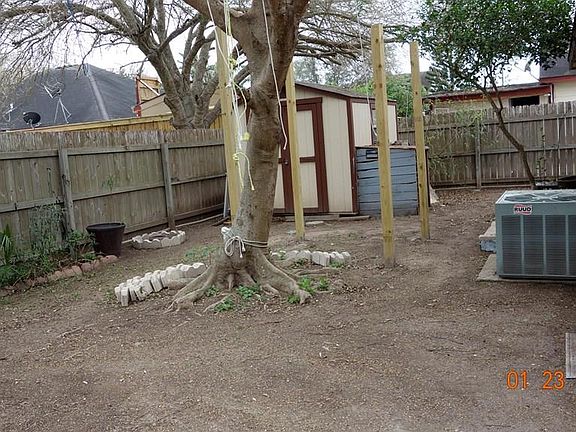 3rd image of 6012 Maravillas River St