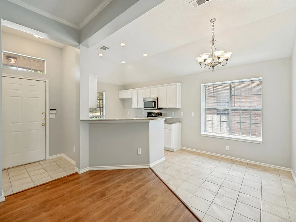 3 bed, 1524 sqft, $2,300 — Photo 4