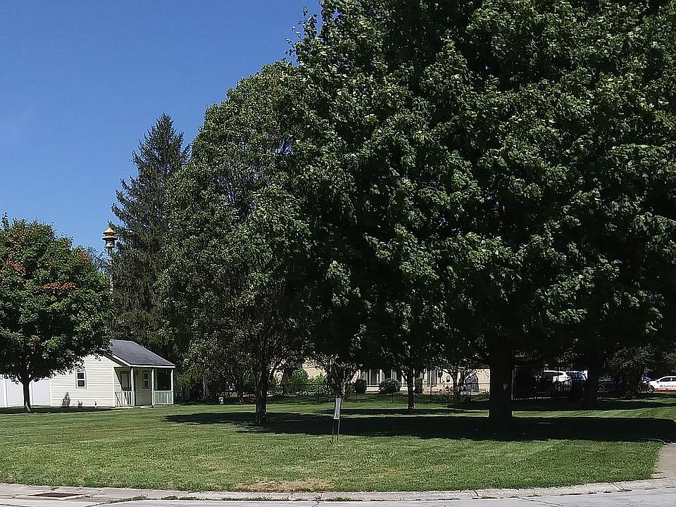 1st image of 186 Royal Oak Dr
