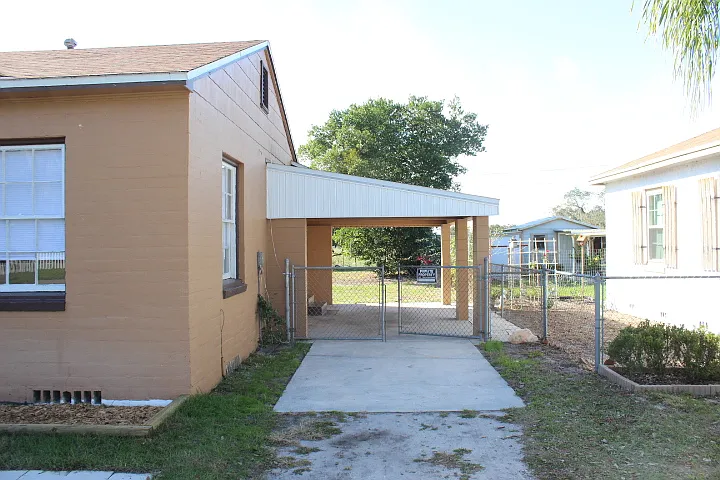 642 Fairway Ave — Photo 2