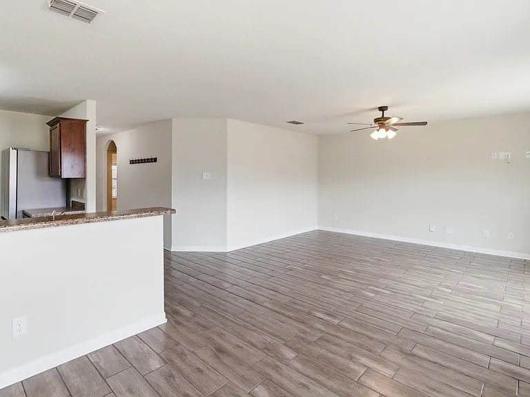 6230 Lake Victoria St — Photo 14