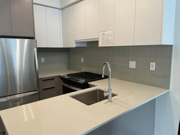 13788 76th Ave #209, Surrey, BC V3W 2T3