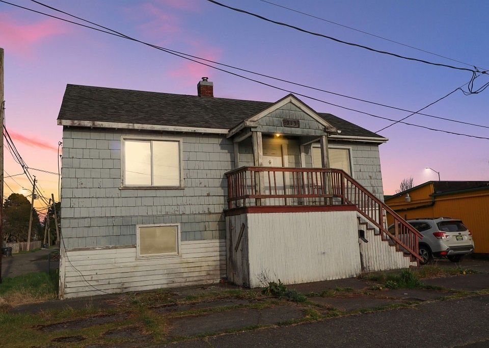1st image of 213 25th St