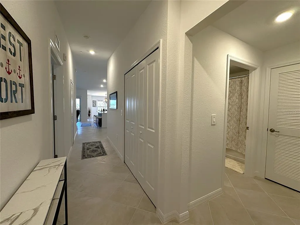 2 bed, 2.0 bath, 1596 sqft, $6,000 — Photo 3