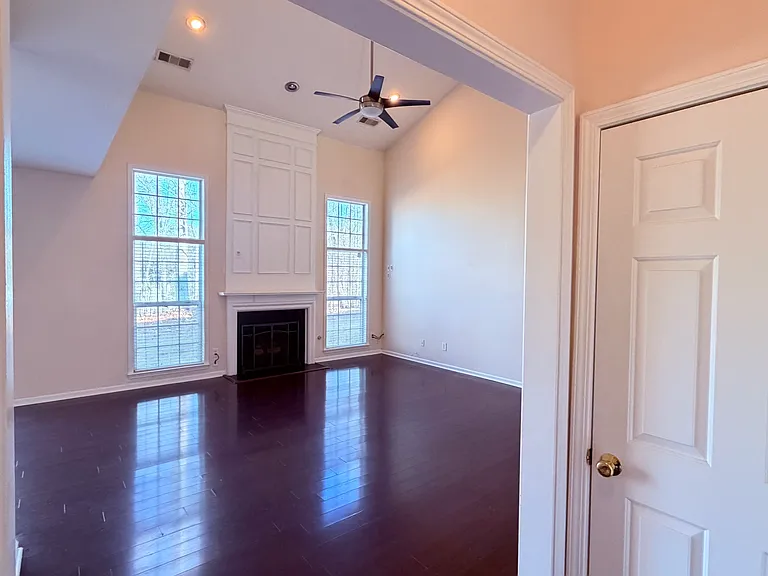 908 Wendlebury Ct — Photo 16
