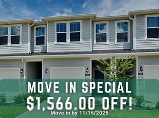 586 Holly Lakes Dr, Orange Park, FL 32073