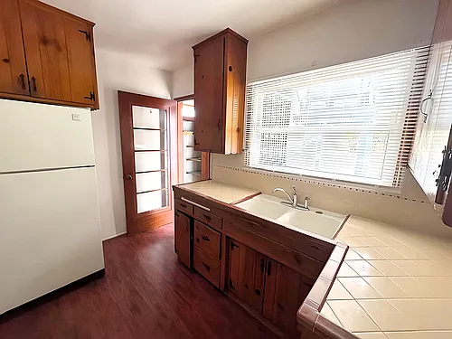 $2395/14914 Bassett St. Renovated Lower Level 2br, 1 Bth, Washer/Dryer Hookups! Van Nuys At Van Nuys — Photo 4