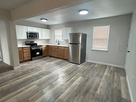 4th image of 4617 McKnight Dr