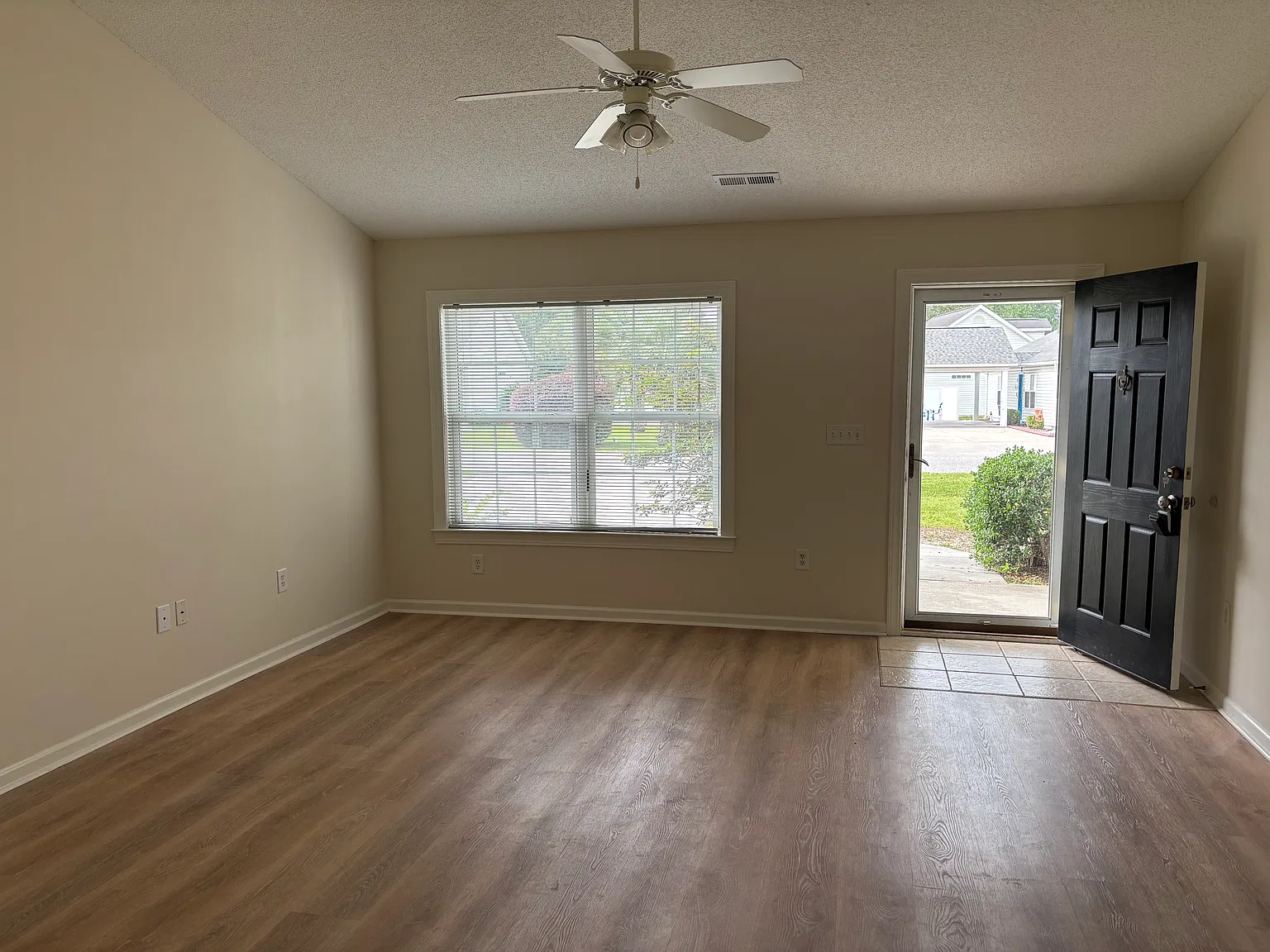 3 bed, 1164 sqft, $1,800 — Photo 3