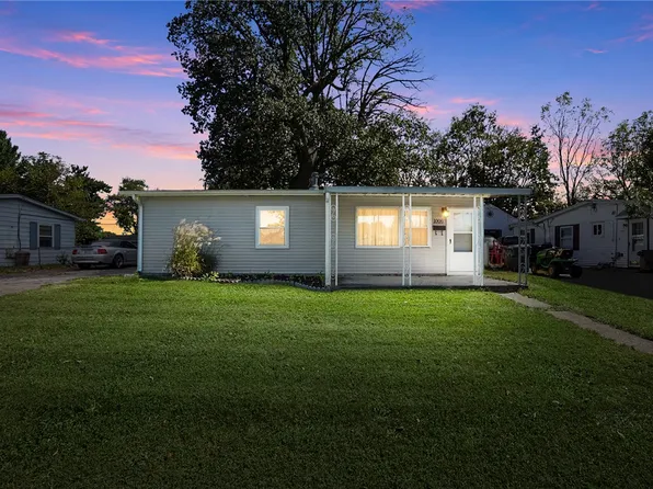 1006 N Scott St, New Carlisle, OH 45344