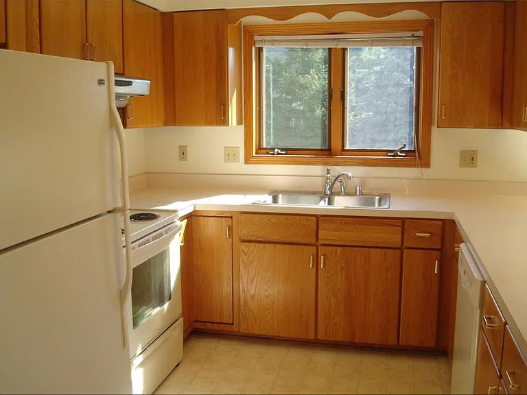 N26W26334 Quail Hollow Rd #B — Photo 13