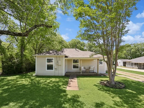 2105 Willowwood St, Denton, TX 76205