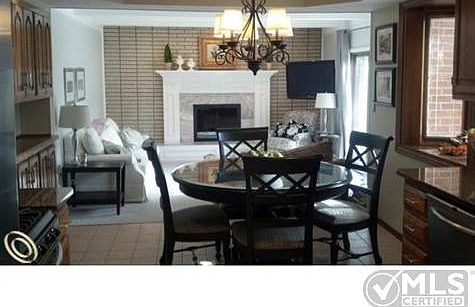 Eat in Kitchen View 2.jpg