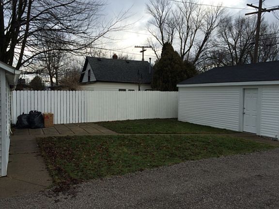 5th image of 37 Floral Ave