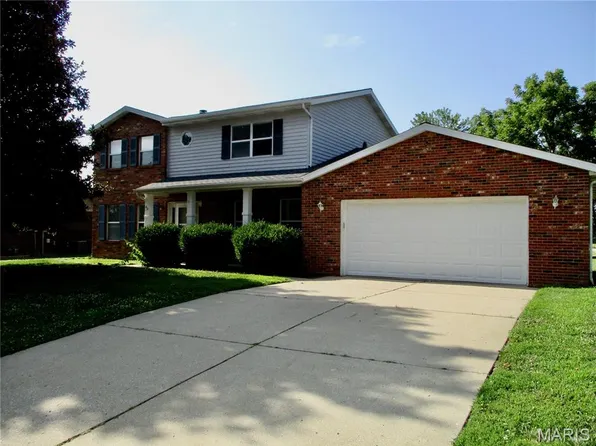 40 Lindenleaf Ln, Belleville, IL 62223