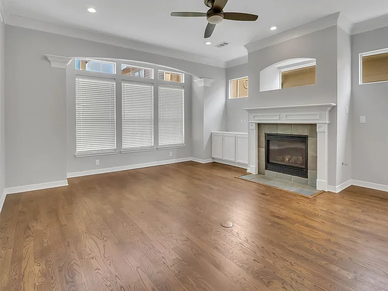 5320 Blossom St — Photo 3